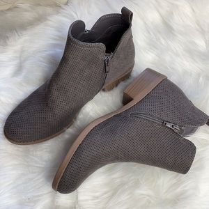 NWOT Universal Thread Dylan Bootie Gray 7.5